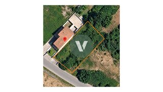 Land for sale in Paredes, Portugal — €60,000