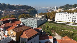 Terreno de 563 m² em Porto