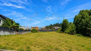 Land for sale in Paredes, Portugal — €90,000