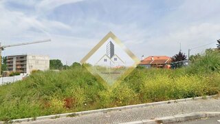 Land for sale in Vila Nova de Gaia, Portugal — €299,000