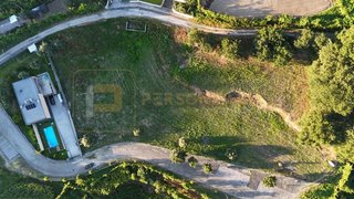 Terreno em Guimarães · 1415 m² · 117 500 €