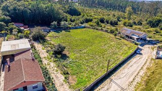 Terreno para venda em Santa Maria da Feira, Portugal — 67 500 €