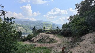 Land for sale in Marco de Canaveses, Portugal — €600,000