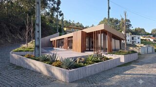 Terreno em Guimarães · 330 m² · 60 000 €