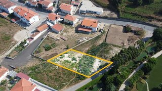 Land for sale in Felgueiras, Portugal — €78,000