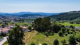 Land for sale in Póvoa de Lanhoso, Portugal — €92,000