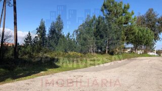 Terreno de 2266 m² em Leiria