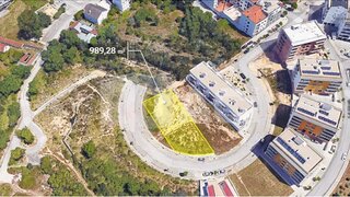 Terreno de 989 m² em Leiria