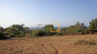 Terreno de 4910 m² em Faro