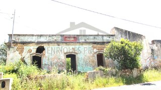 Terreno de 10 400 m² em Faro