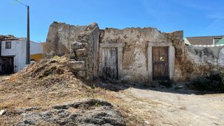Land for sale in Lourinhã, Portugal — €34,900