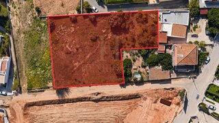 Terreno de 2040 m² em Faro