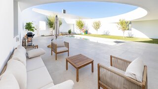 4-bedroom house with pool in Puerto de la Torre - Atabal, Málaga