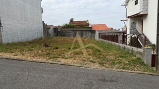 Terreno em Gondomar · 318 m² · 90 000 €