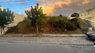 Land for sale in Felgueiras, Portugal — €90,000