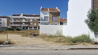 Land for sale in Montijo, Portugal — €95,000