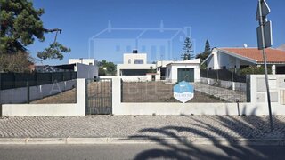 Land for sale in Sesimbra, Portugal — €239,000