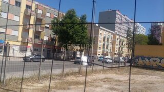 Land for sale in Barreiro, Portugal — €790,000
