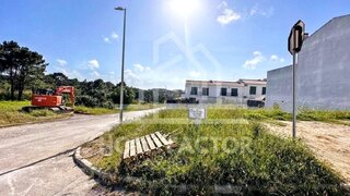 Land for sale in Sesimbra, Portugal — €82,000