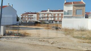 Land for sale in Montijo, Portugal — €101,200