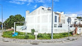 Land for sale in Sesimbra, Portugal — €110,000