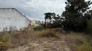 Terreno para venda em Almada, Portugal — 80 000 €