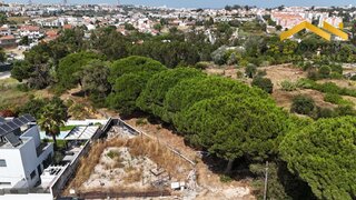 Land for sale in Almada, Portugal — €265,000
