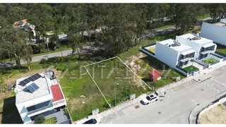 Land for sale in Sesimbra, Portugal — €145,000