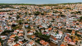 Terreno para venda em Almada, Portugal — 329 000 €