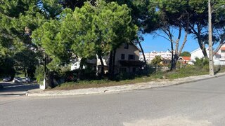 Land for sale in Almada, Portugal — €185,000