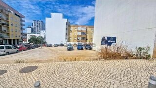 Terreno em Setúbal · 749 m² · 380 000 €