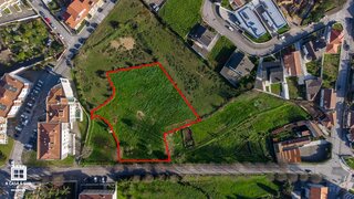Land for sale in Santa Maria da Feira, Portugal — €430,000