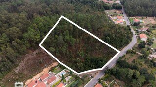 Terreno para venda em Santa Maria da Feira, Portugal — 180 000 €