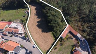 Terreno para venda em Santa Maria da Feira, Portugal — 110 000 €