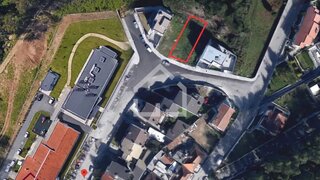Terreno em Santa Maria da Feira · 165 m² · 43 500 €