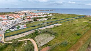 Terreno em Peniche · 12 000 m² · 875 000 €