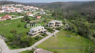 Terreno em Leiria · 2500 m² · 89 990 €
