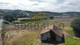 Terreno em Óbidos · 22 767 m² · 150 000 €
