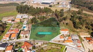Terreno em Felgueiras · 7030 m² · 145 000 €