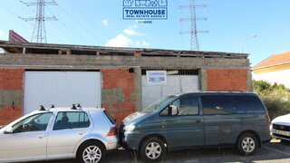 Land for sale in Amadora, Portugal — €135,000