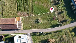 Terreno · 830 m² · 27 000 €