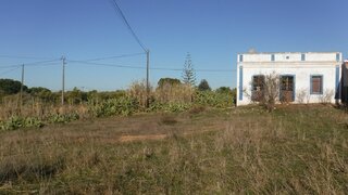 Terreno de 15 000 m² em Faro