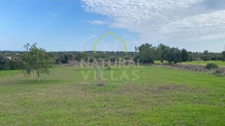 Terreno de 6742 m² em Faro