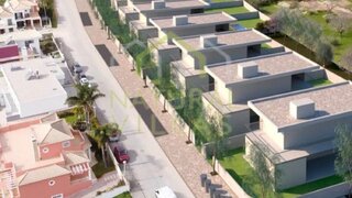 Land for sale in Lagoa, Portugal — €190,000