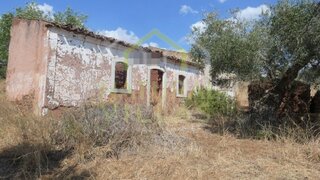 Land for sale in Silves, Portugal — €213,000
