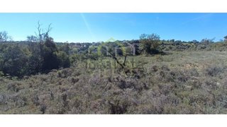 Terreno de 6880 m² em Faro