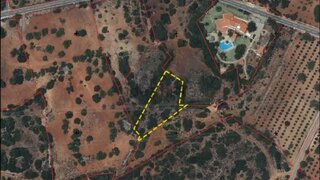 Terreno de 1600 m² em Faro