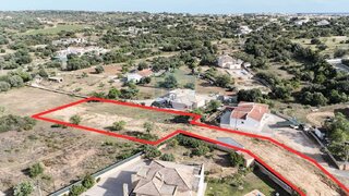 Terreno em Albufeira · 3000 m² · 379 000 €