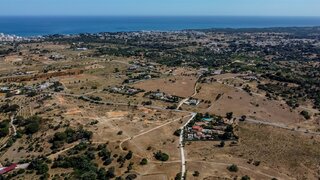 Land for sale in Lagoa, Portugal — €250,000