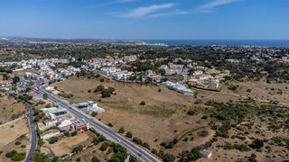 Terreno de 14 820 m² em Lagoa